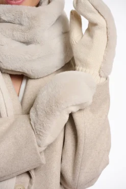 Oxo faux fur gloves